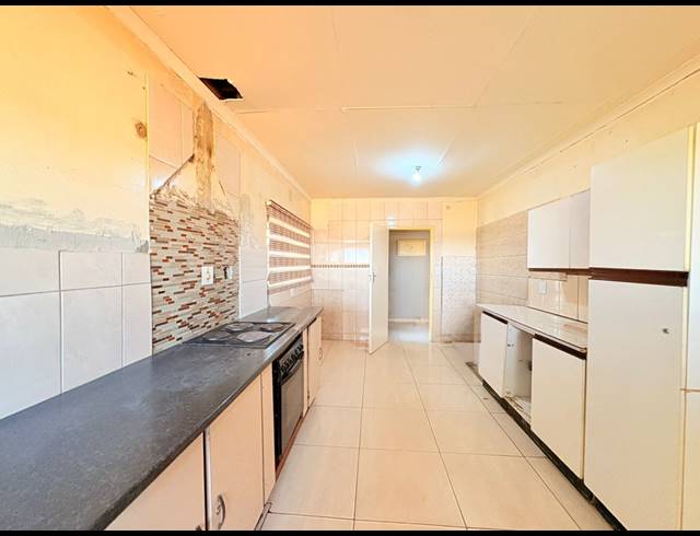 4 BEDROOM HOUSE FOR SALE IN VAALPARK